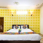 Fabhotel White Palace Amer Road