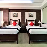 Hotel Polo Inn And Suites