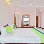 Treebo Trend Green Lagoon