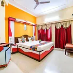 Fabhotel Raj Laxmi Palace