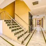 Fabhotel Raj Laxmi Palace