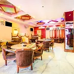 Fabhotel Raj Laxmi Palace