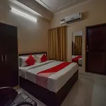 Oyo 15555 Hotel Ganesham
