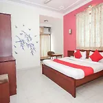Oyo 15425 Hotel Royal Heritage