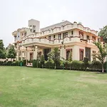 Oyo 15425 Hotel Royal Heritage