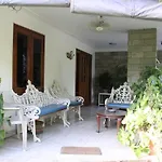 Giri Homestay By Vista Rooms