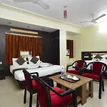 Hotel Radha Palace