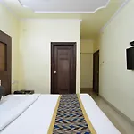 Hotel Radha Palace