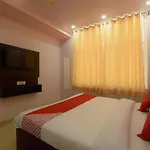 Oyo 23606 Hotel Danaria