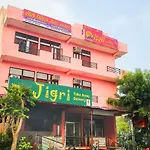 Spot On 49633 Hotel Shaurya Palace Guest House