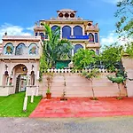 Fabhotel Shree Villas