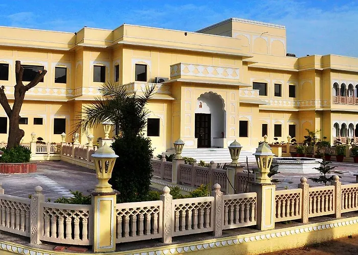 Hotel Raj Bagh Palace