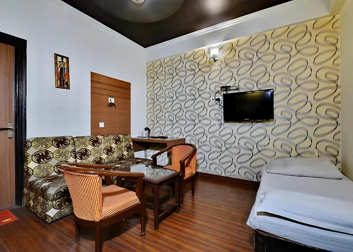 Collection O 3999 Hotel Aroma Classic