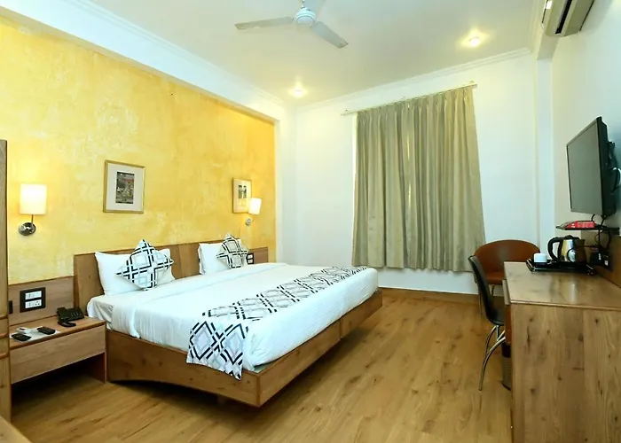 Hotel Yulia- Le Amour Inn