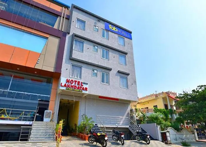 Fabhotel Lakhdatar