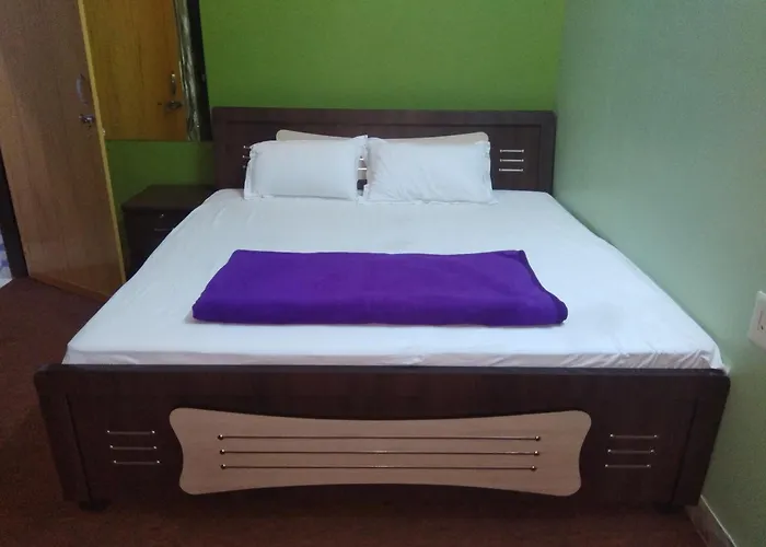 Hotel Zamarrud Palace