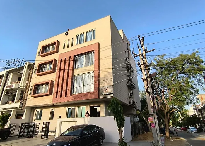 Hotel Shiv Rachna