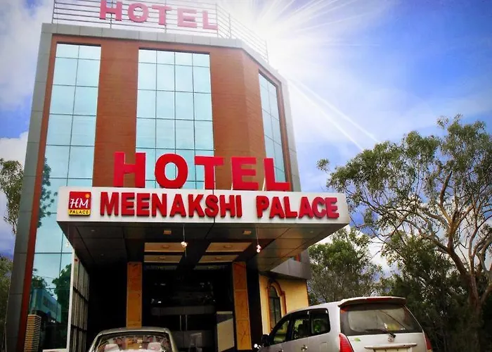 Hotel Meenakshi Palace