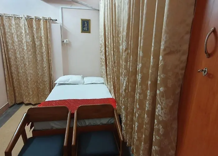 Budget Room At Banipark Cottage Llp