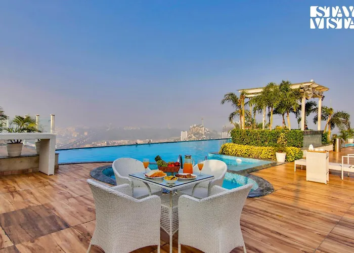 Stayvista\'S Skyline Studio Apartments - Urban Oasis With Terrace, Gym & Bar