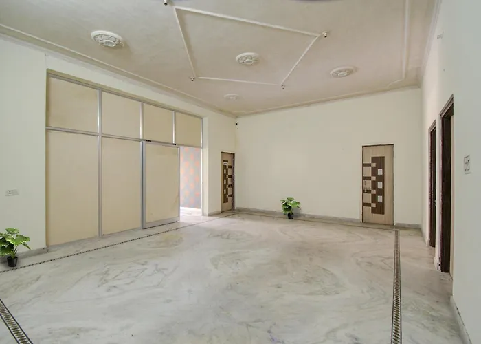 Hotel O Karni Palace