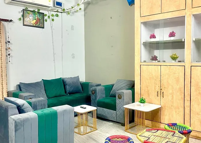 Zenroofs- 4 Bhk In City Centre