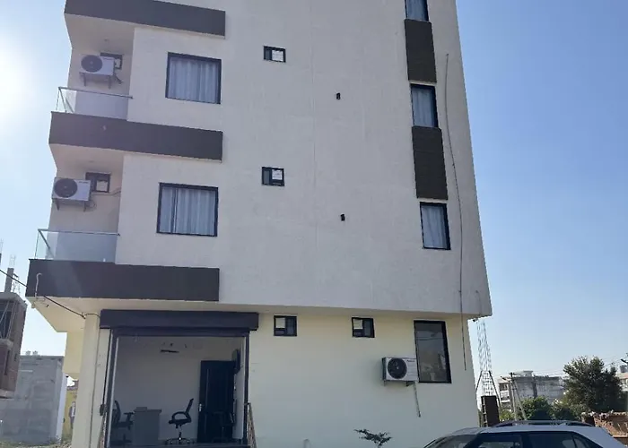 Hotal Avondale