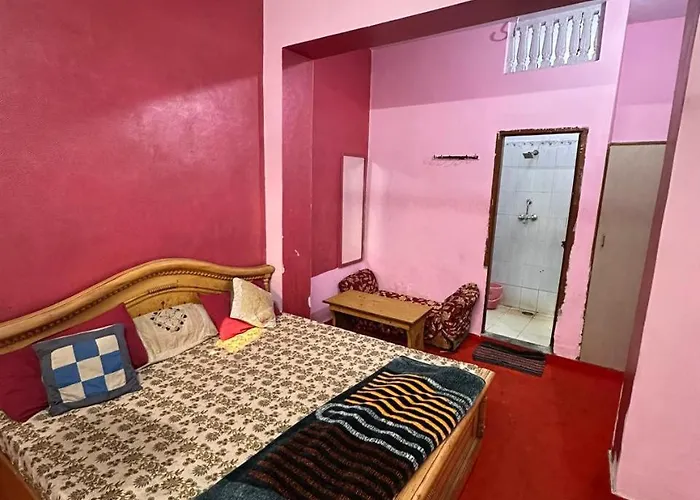 Chandra Guest House