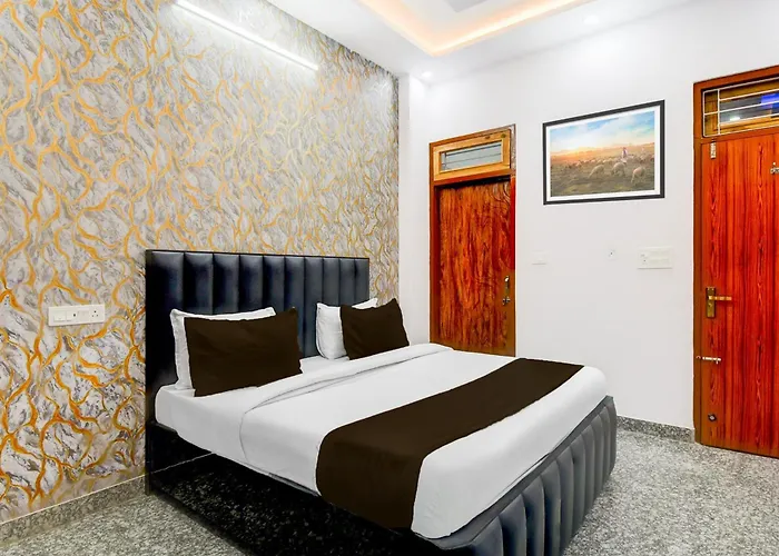 Hotel O Luxury Inn - 2