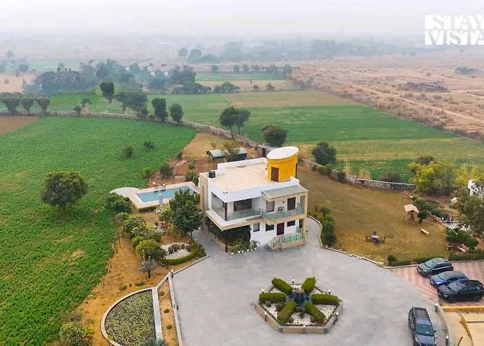 Stayvista At The Saket Farm With Pool, Bonfire