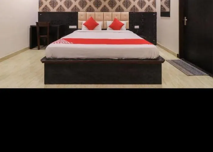 Aryan Vilas Hotel