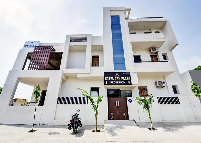 Hotel O Arn Plaza