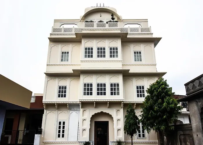 Oyo 18308 Kishanpur Haveli