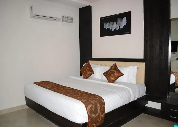 Paramount Hotel