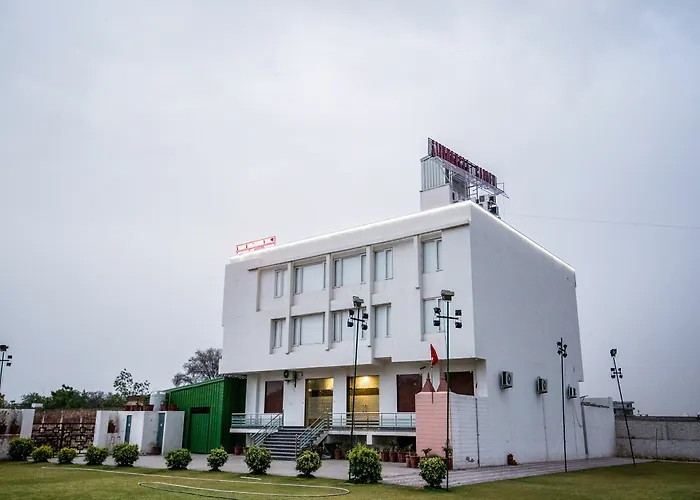 Oyo 13882 Sarvmangla Garden
