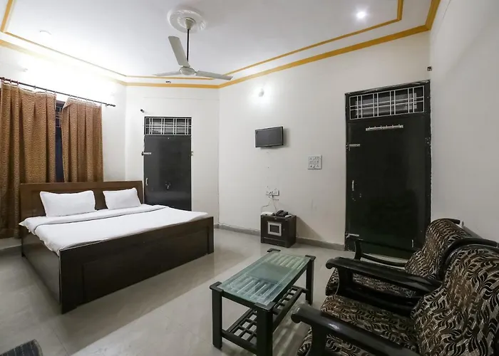 Spot On 38085 Hotel Amer Palace