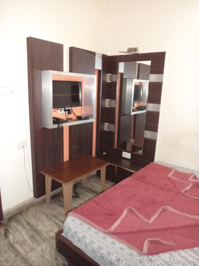 Sai Kripa Hotel *
