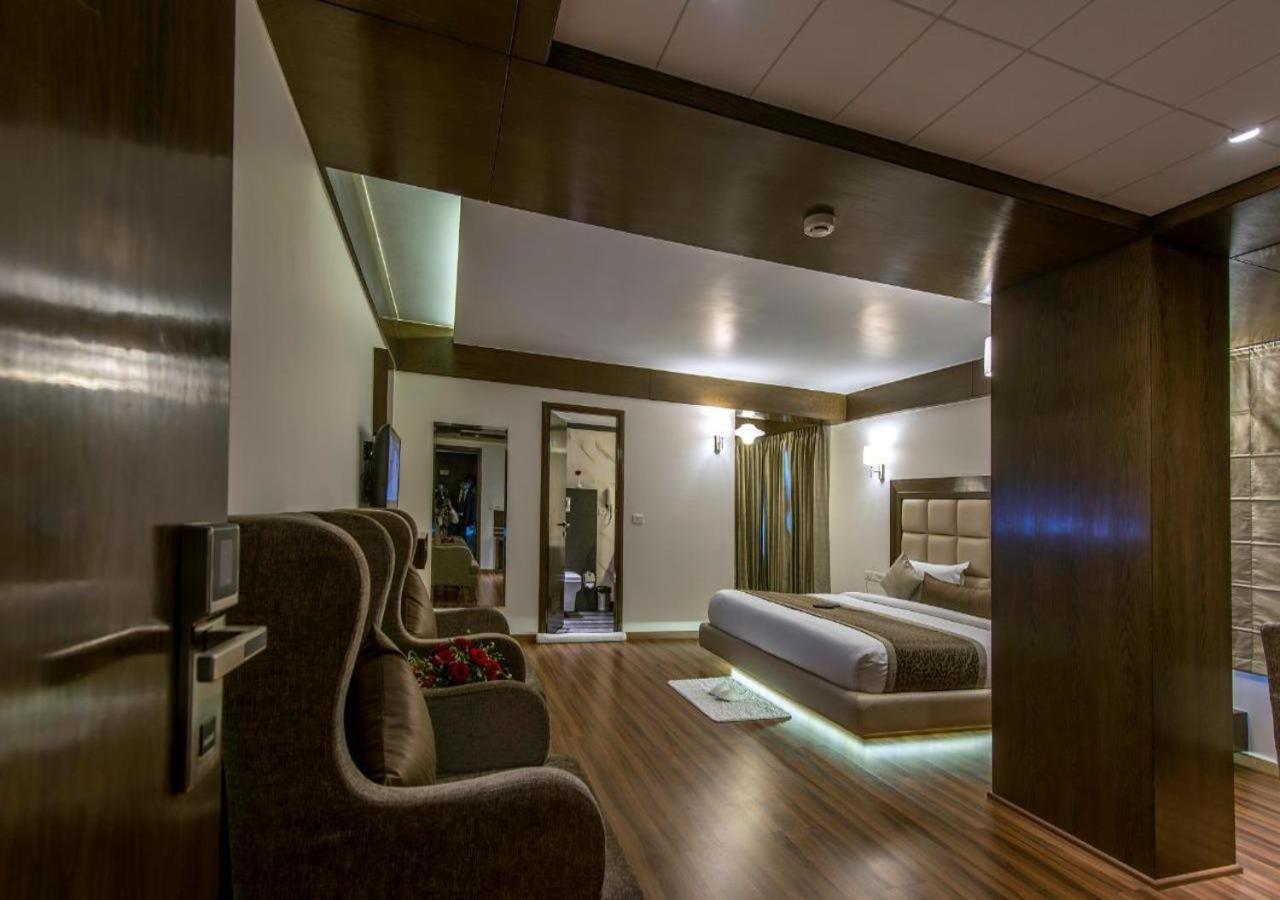 Park Regent Hotel 3*
