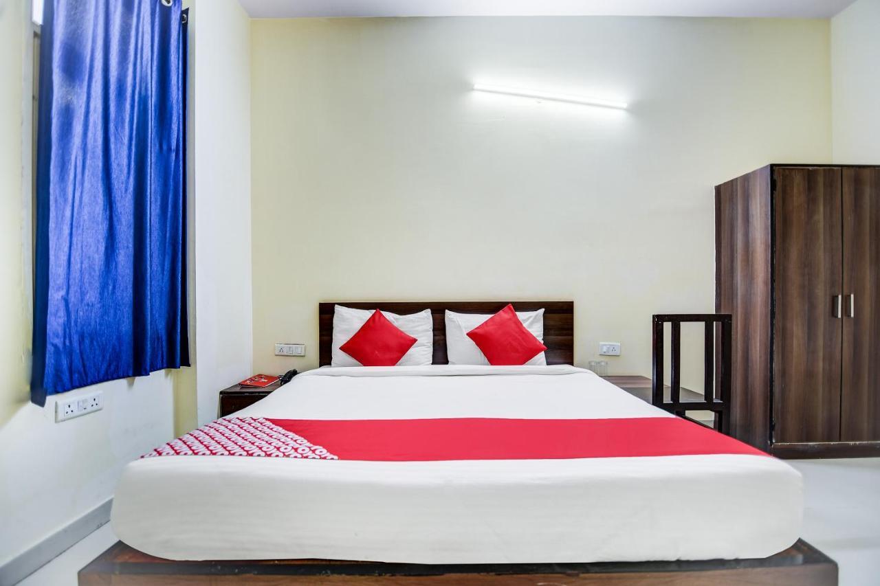 Hotel Collection O 28716 Aditya Residency 4*