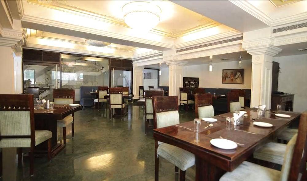 Hotel Empire Regency 3*
