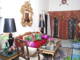 Hotel Sugan Niwas Palace Jaipur