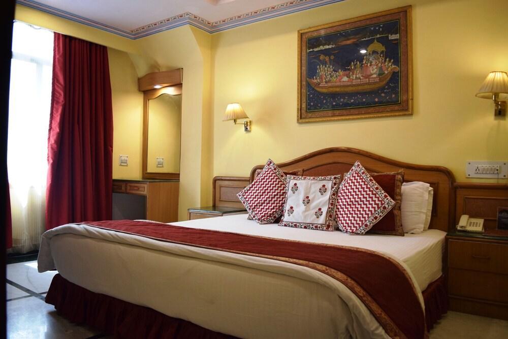 Chandragupt Hotel Jaipur