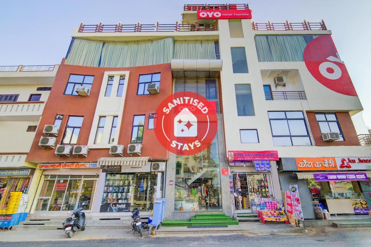 Oyo 14892 Tourista Hotel