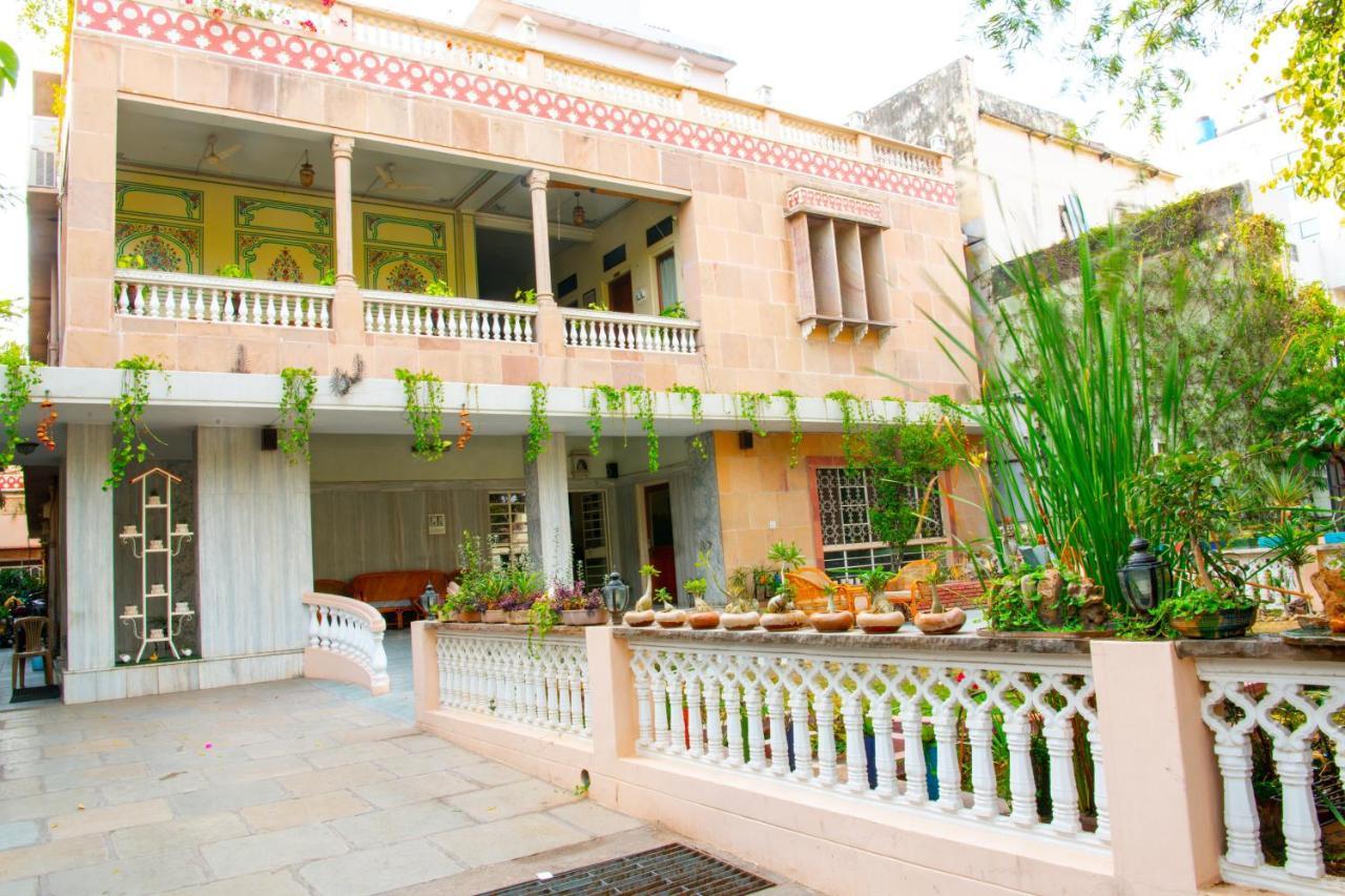 Tara Niwas Hotel 3*