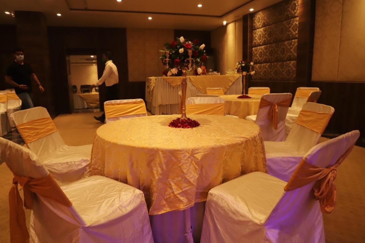 County Vaishali Nagar, Hotel