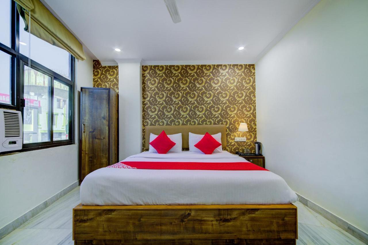 Oyo 14892 Tourista Hotel 3*