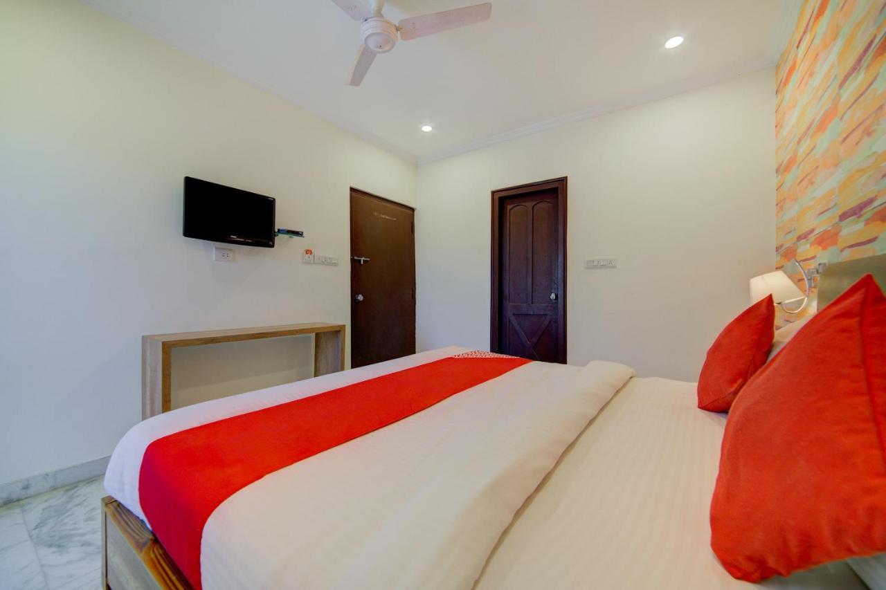 Hotel Oyo 14892 Tourista 3*