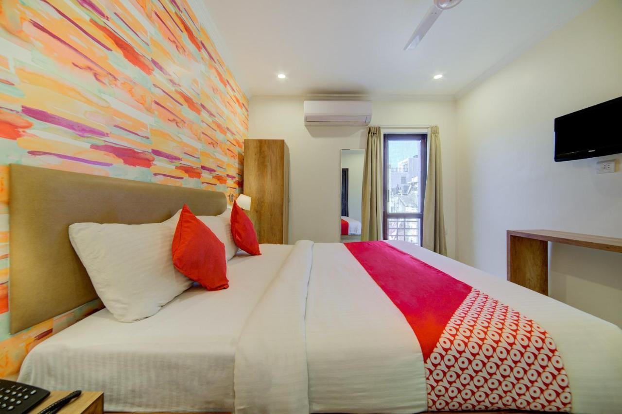 Oyo 14892 Tourista Hotel 3*