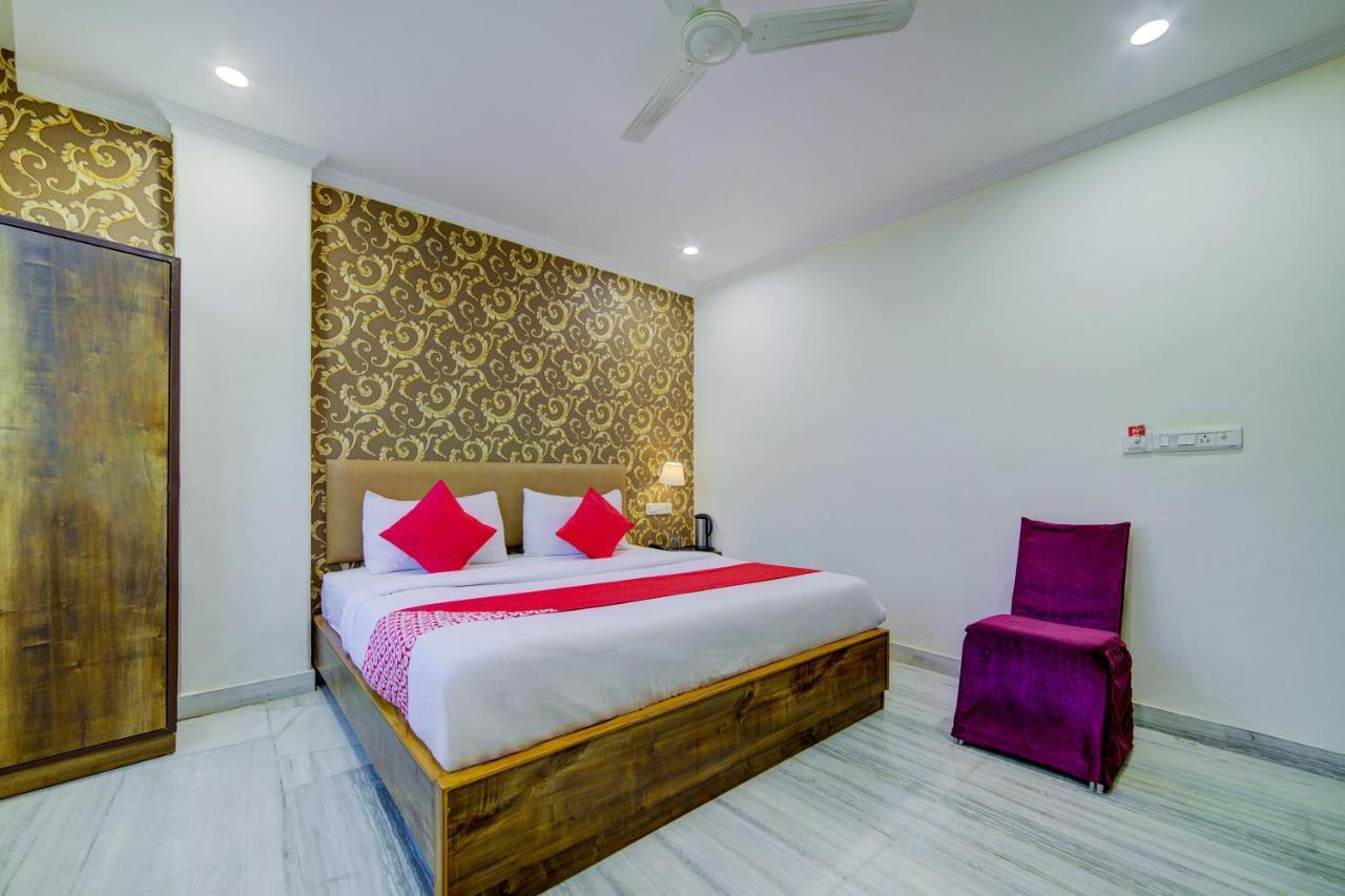 Oyo 14892 Tourista Hotel 3*