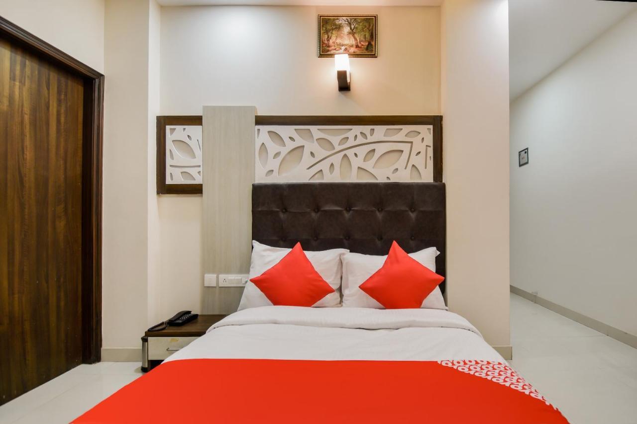 Hotel Oyo 69690 Green Wood Jaipur